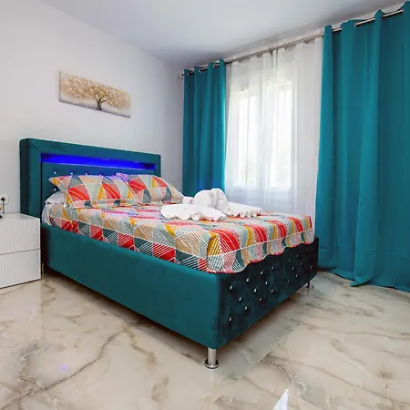 Sofi's House Лименария